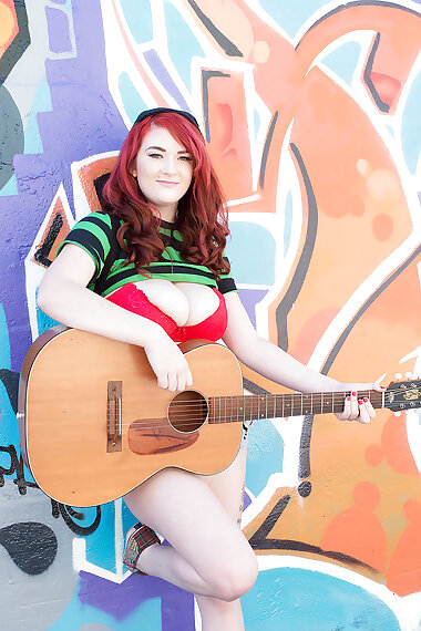 Scoreland Guitar Heroine In Miami Big Tits sex pics