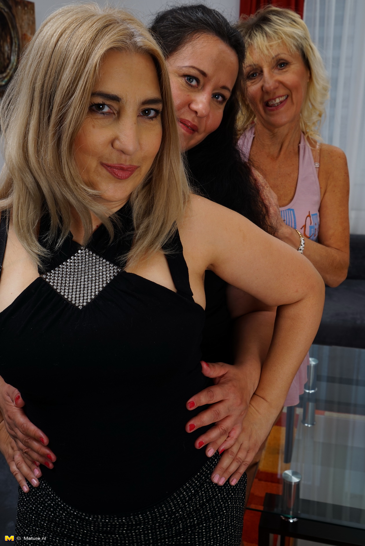 Three Naughty Housewives Going Full Lesbian